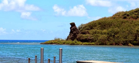關島熊岩 關島熊岩