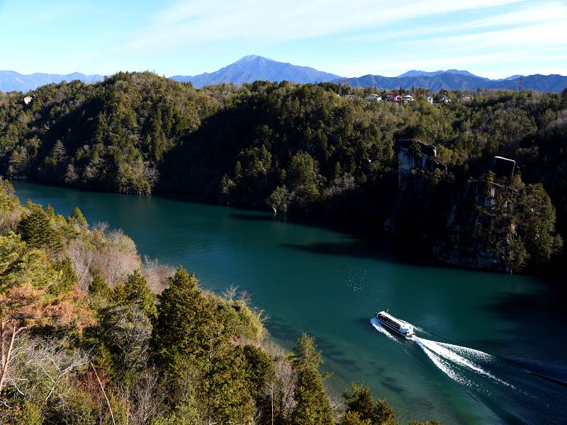 �f���l�C��